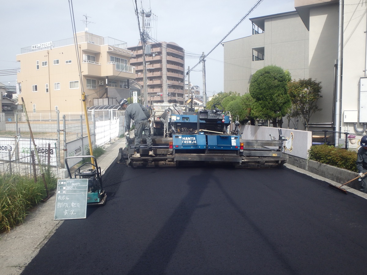 西宮市柳本町道路復旧工事